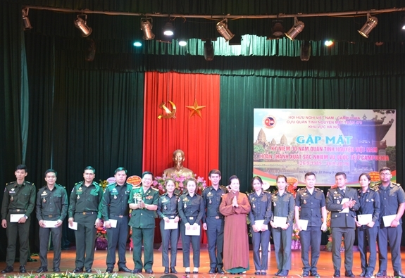 gan 10000 liet sy thuoc mat tran 479 hy sinh vi tinh doan ket viet nam campuchia