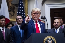 Vụ luận tội ông Trump: Nhà Trắng từ chối hợp tác vì... vi hiến