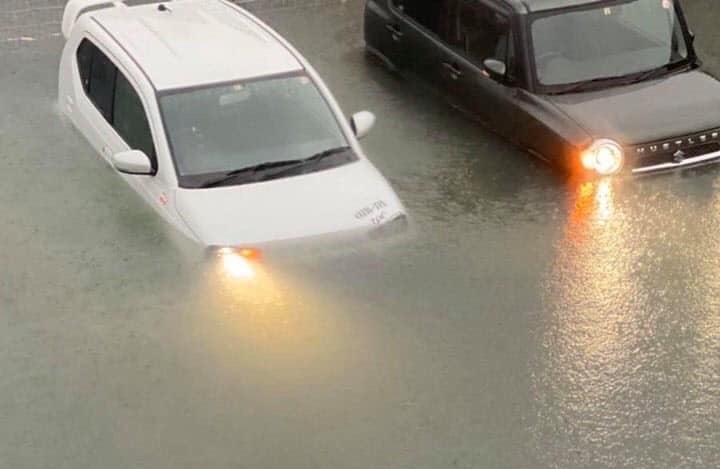 nhung hinh anh khung khiep khi sieu bao hagibis xe toac nhat ban