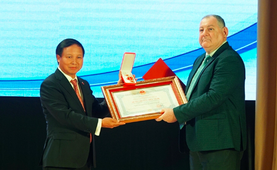 viet nam trao tang huan chuong huu nghi cho dai hoc tong hop quoc gia pyatigorsk nga