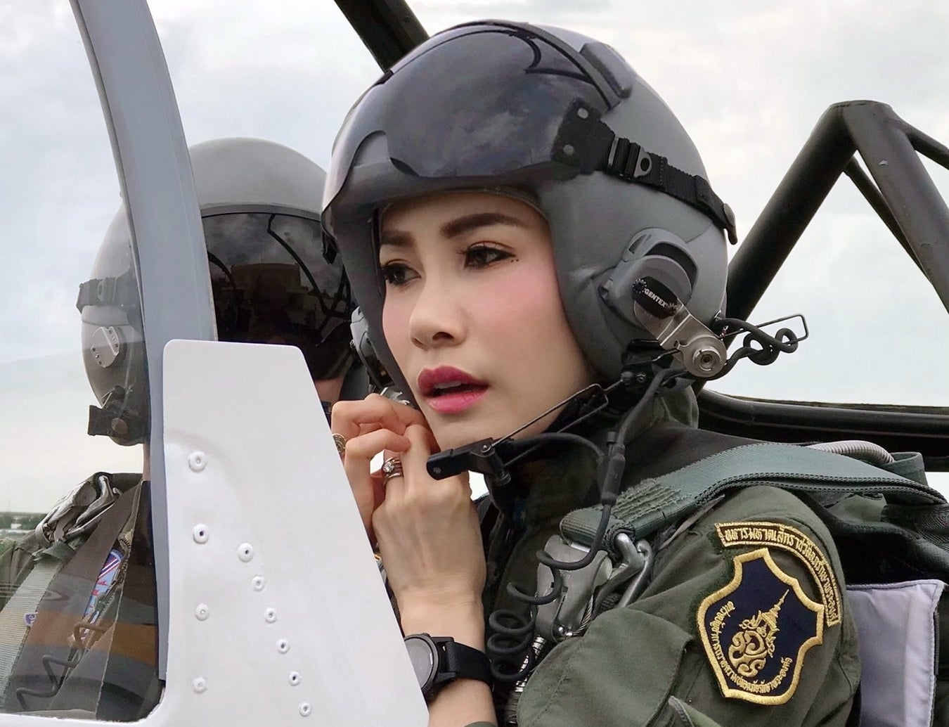 nhan sac xinh dep cua hoang quy phi thai lan vua bi phe truat