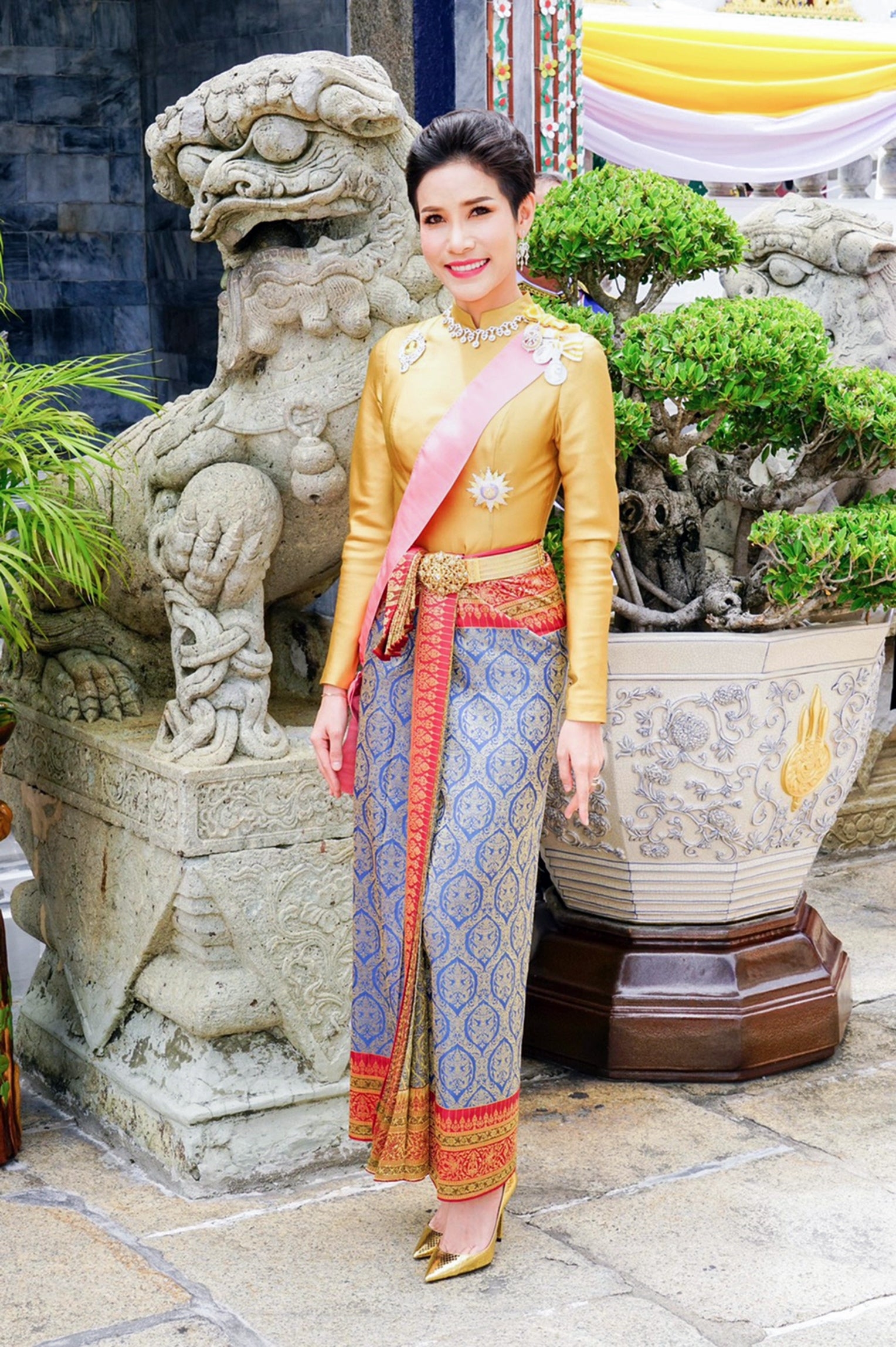 nhan sac xinh dep cua hoang quy phi thai lan vua bi phe truat