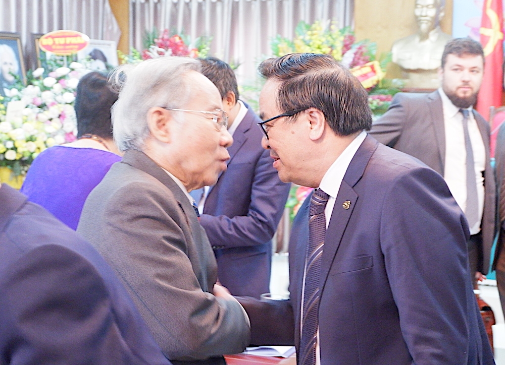 nguyen bo truong bo tu phap ha hung cuong duoc bau lam chu tich quy hoa binh va phat trien viet nam