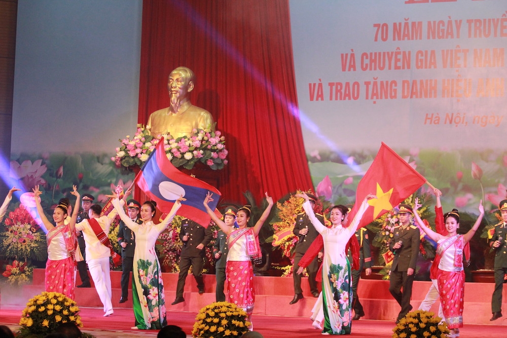 quan tinh nguyen va chuyen gia viet nam tai lao doi quan tinh nguyen dac biet nhat the gioi