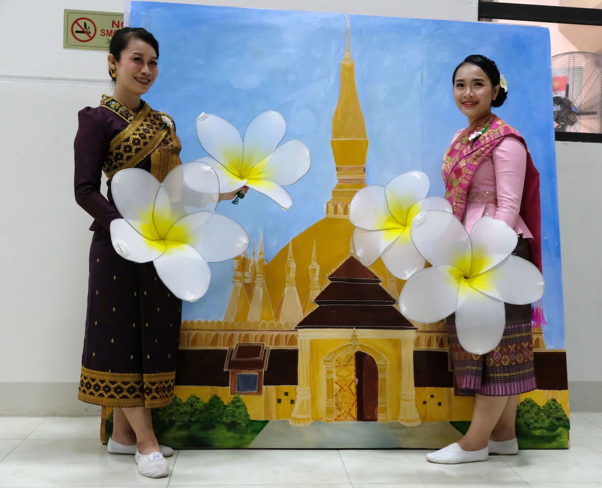 nhung bong hoa champa trong cuoc thi hung bien tieng viet cho luu hoc sinh lao