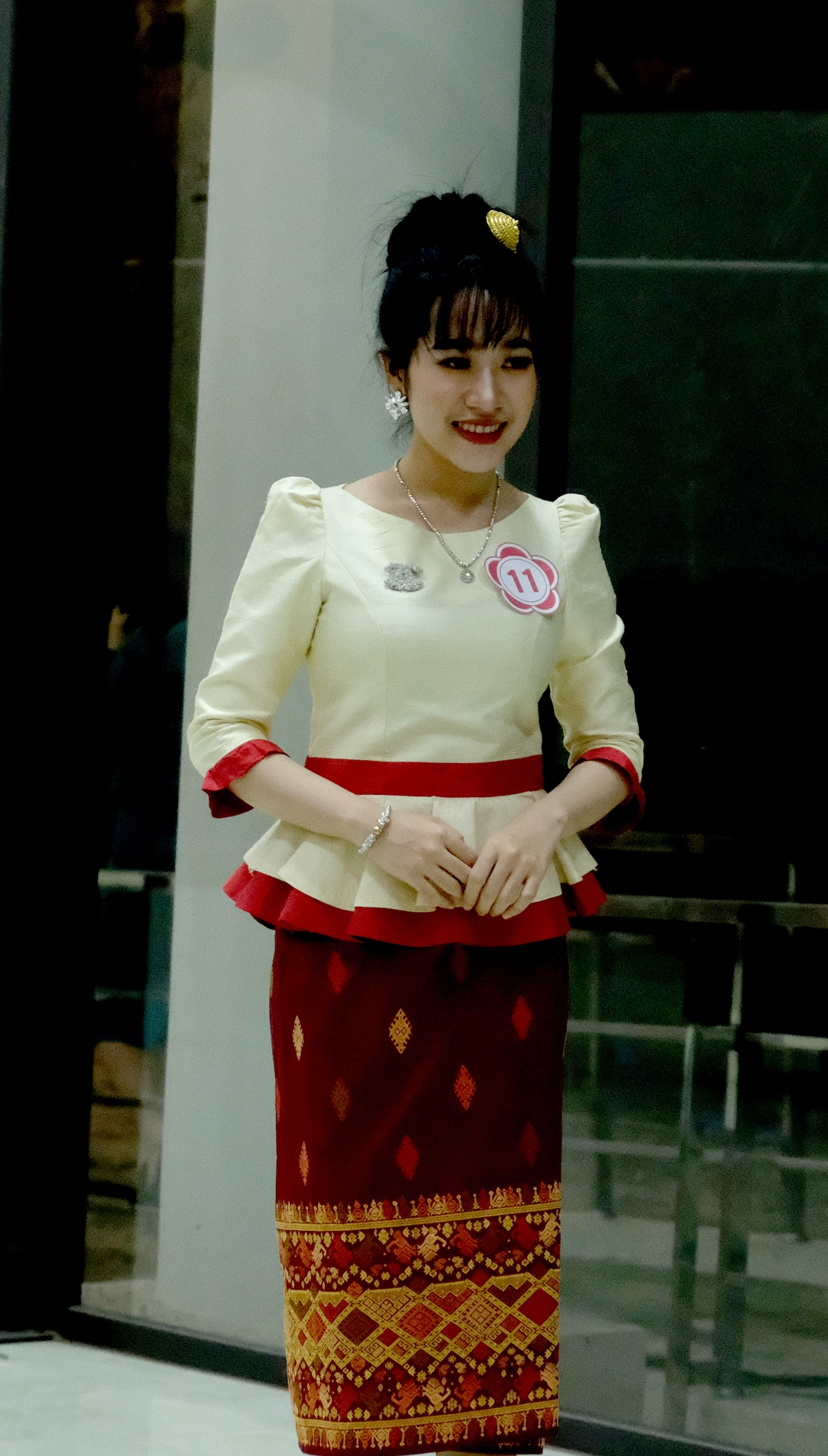 nhung bong hoa champa trong cuoc thi hung bien tieng viet cho luu hoc sinh lao