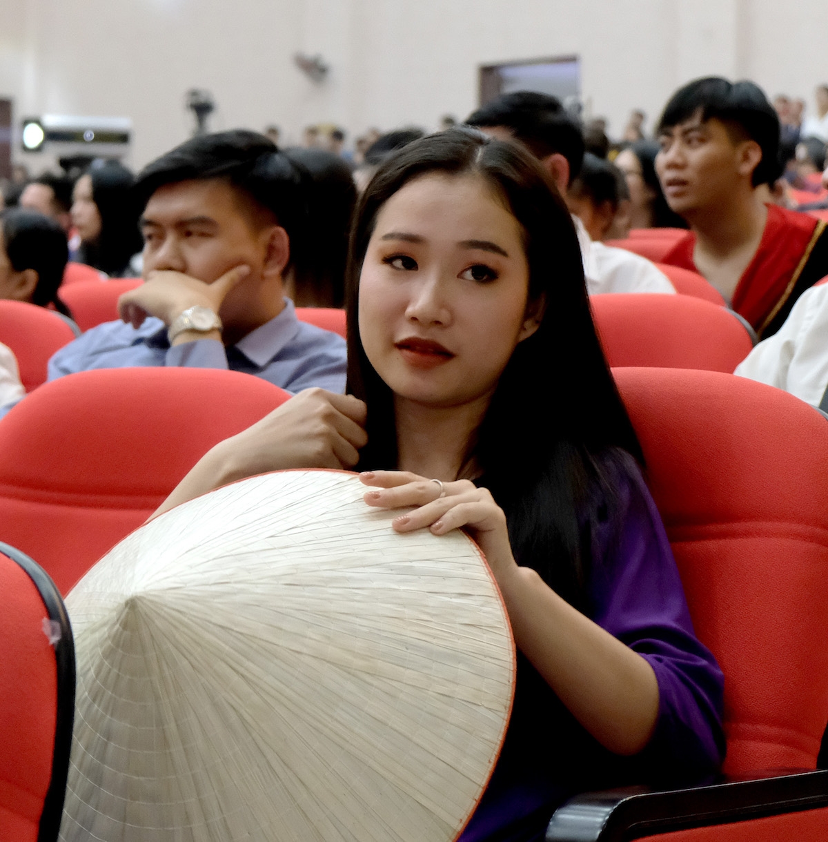 nhung bong hoa champa trong cuoc thi hung bien tieng viet cho luu hoc sinh lao