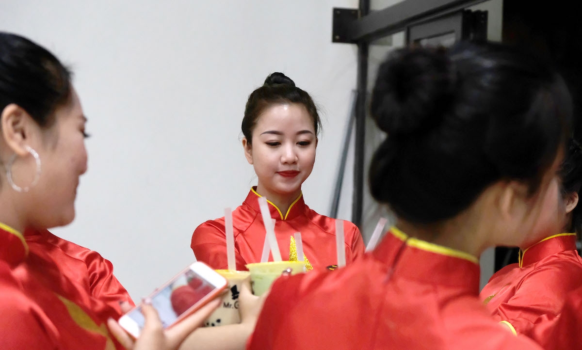 nhung bong hoa champa trong cuoc thi hung bien tieng viet cho luu hoc sinh lao