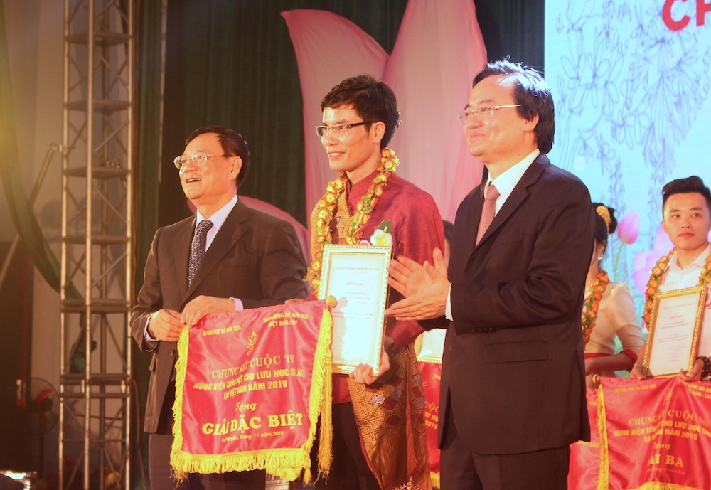 ĐH Sư phạm - ĐH Thái Nguyên giành giải đặc biệt thi hùng biện tiếng Việt cho lưu học sinh Lào