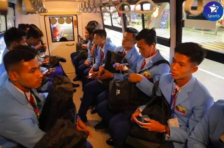 u22 campuchia phai ngu tren san khach san khi den philippines du sea games 30