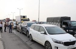 Tai nạn giao thông 7 ô tô tông liên hoàn, cầu Thanh Trì tắc nghẽn