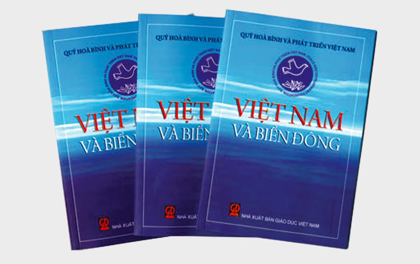 quy hoa binh va phat trien viet nam voi cong tac bao ve loi ich quoc gia dan toc