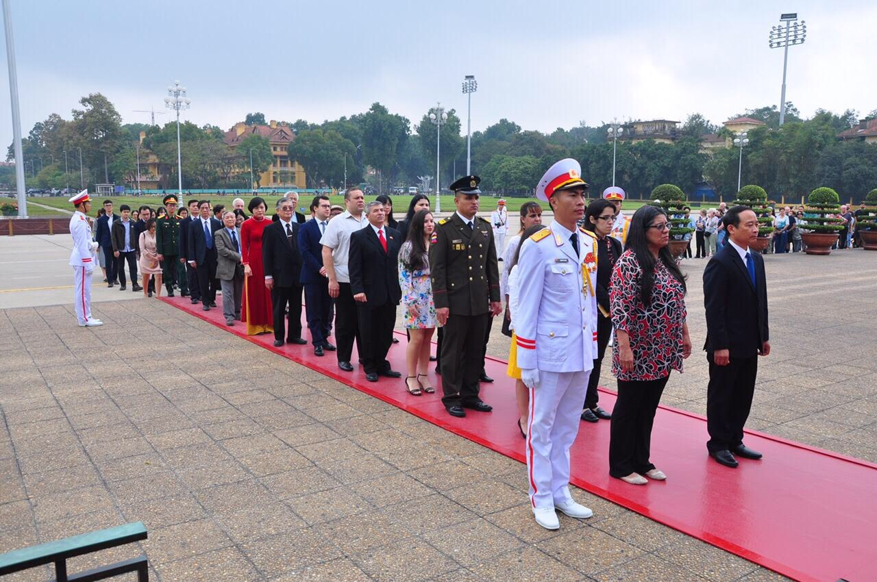 hoi huu nghi viet nam venezuela dai su quan venezuela vieng lang bac nhan ky niem 30 nam quan he ngoai giao hai nuoc