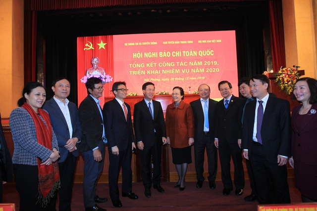 nhin lai nhung uu khuyet diem cua bao chi toan quoc nam 2019