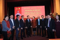 bao chi la nguoi tien phong trong viec neu bat tinh than khat vong cua nguoi dan