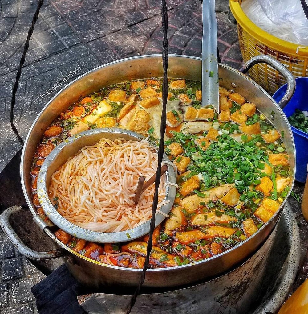 Điểm danh những hẻm ăn vặt giá rẻ ở ngay quận 1 TP.HCM diem danh nhung hem an vat gia re o ngay quan 1 tphcm