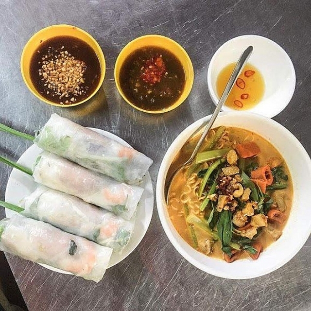 Điểm danh những hẻm ăn vặt giá rẻ ở ngay quận 1 TP.HCM diem danh nhung hem an vat gia re o ngay quan 1 tphcm