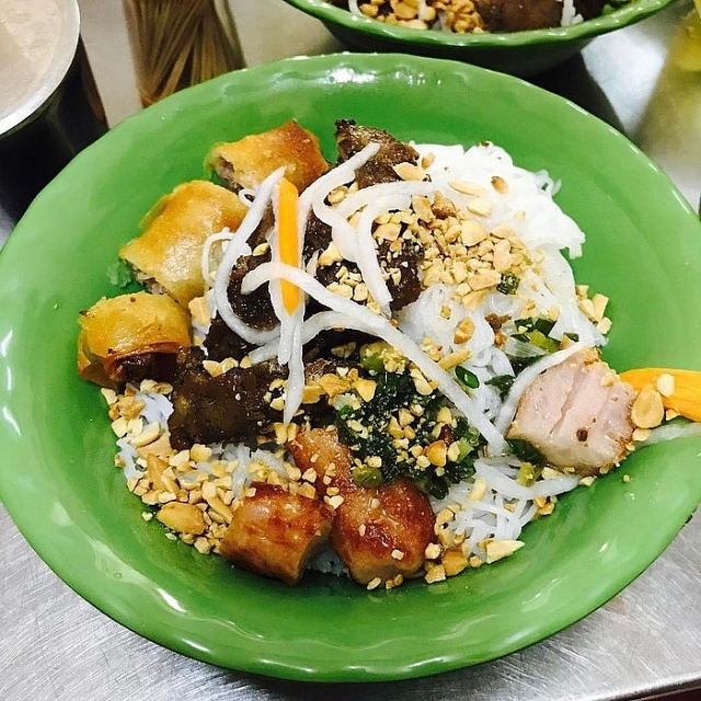 Điểm danh những hẻm ăn vặt giá rẻ ở ngay quận 1 TP.HCM diem danh nhung hem an vat gia re o ngay quan 1 tphcm