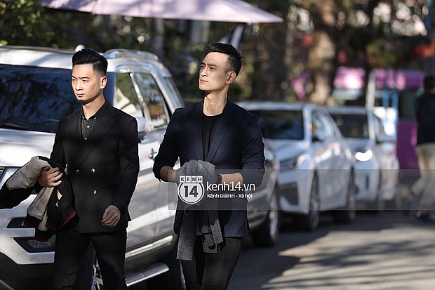 tiec cuoi ngoai troi cua toc tien hoang touliver