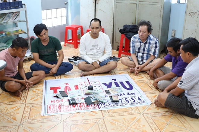 tin phap luat 24h nong nhat hom nay 242 bi di tuoi xang dot chau trai bong nang