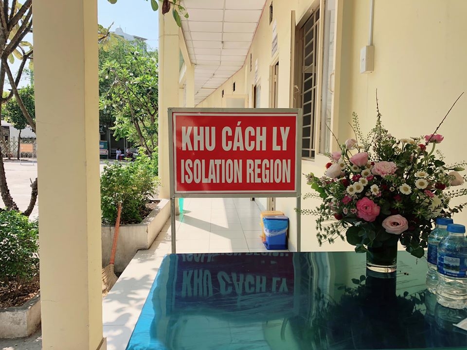 chuyen du hoc sinh han o khu cach ly com phuc vu tan tinh du 3 bua neu chan thi tap the duc