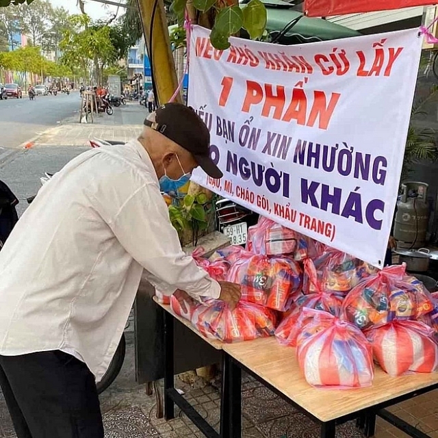 am long nhung suat an mien phi giua mua dich covid 19