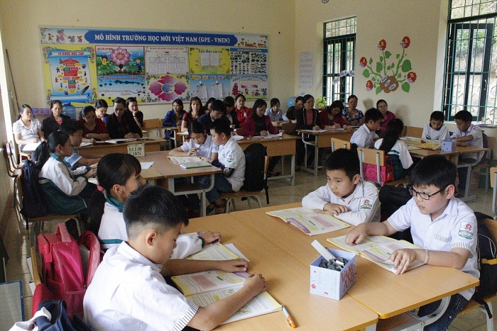tieu hoc thi tran muong ang la co dau nganh giao duc o huyen ngheo