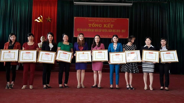tieu hoc thi tran muong ang la co dau nganh giao duc o huyen ngheo