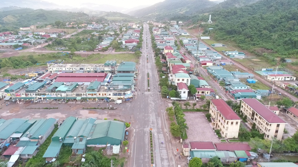 Giao lưu nhân dân: Nhịp cầu hữu nghị Mường Nhé - Giang Thành