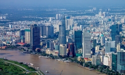 Vốn đổ ồ ạt nhưng thị trường BĐS vẫn "khan hàng"