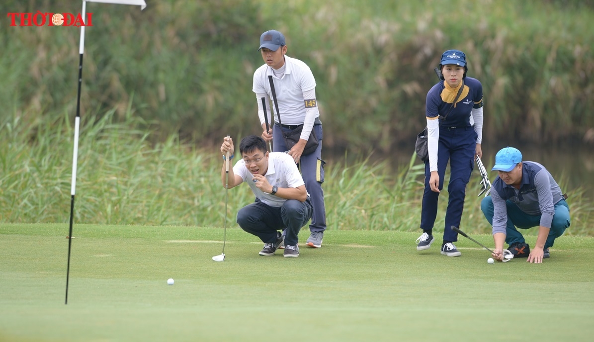 giai golf huu nghi lien xo cu va dong au 2019 da tim ra 2 golfer xuat sac nhat