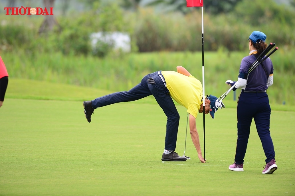 giai golf huu nghi lien xo cu va dong au 2019 da tim ra 2 golfer xuat sac nhat