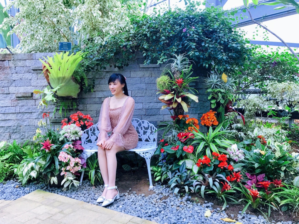 Vườn dâu tây đỏ mọng trĩu trịt quả trong vườn nhà nàng dâu Việt ở Nhật Vườn dâu tây đỏ mọng trĩu trịt quả trong vườn nhà nàng dâu Việt ở Nhật