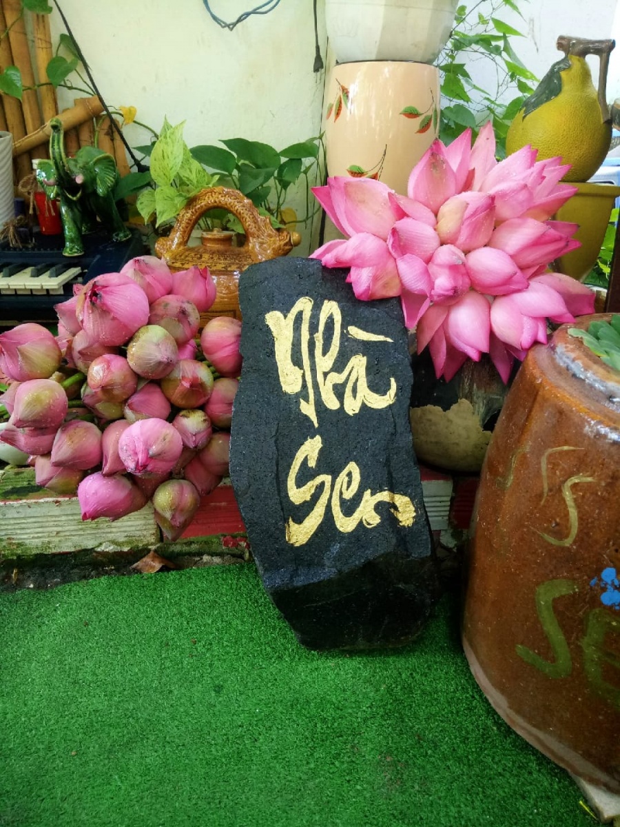 khu vuon 200m2 trang tri hut mat tu viec tan dung do cu cua ba me yeu thien nhien o tp hcm