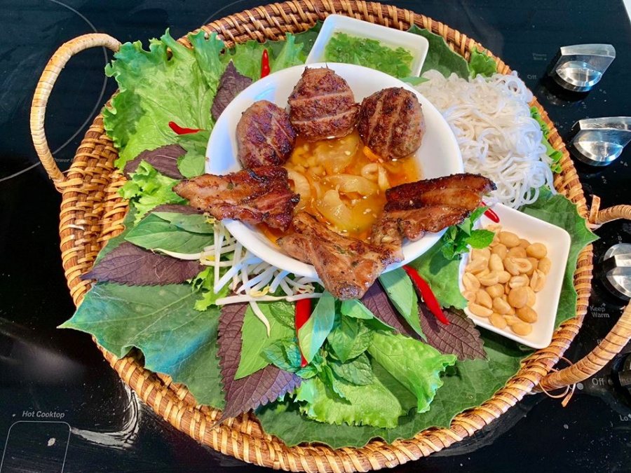 khu vuon 3500m2 cua nguoi dan ong yeu thich lam vuon va nau an cho vo con