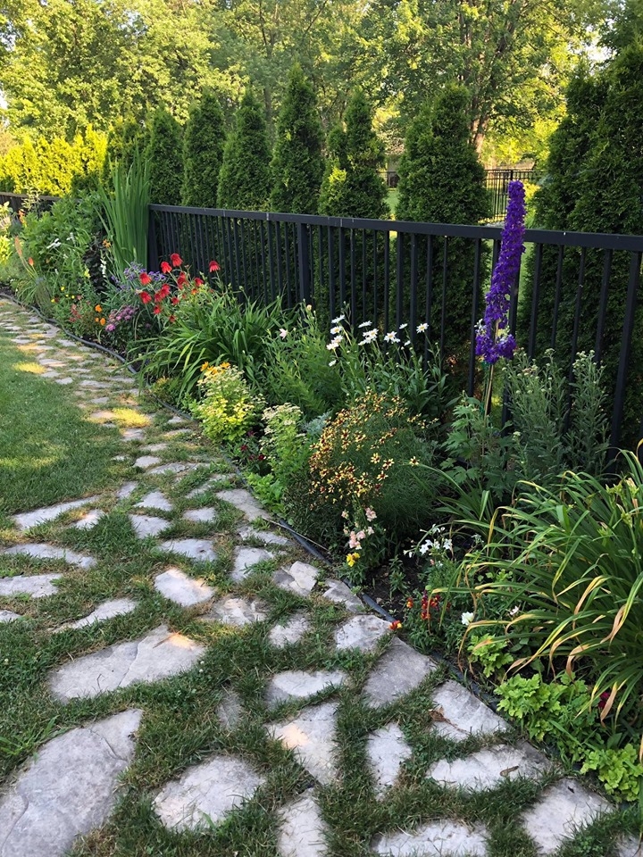 ghe tham khu vuon khong hoa chat van xanh tuoi rau cu cua nguoi phu nu cham chi trong sau khi ve huu