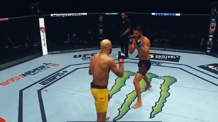 video vo si ufc tung tuyet ky ha guc doi thu