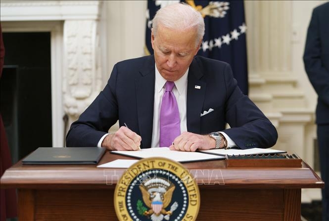 Tân Tổng thống Mỹ ký sắc lệnh khôi phục đạo luật Obamacare, 