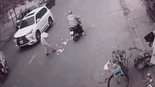 Công an truy tìm nhóm người 