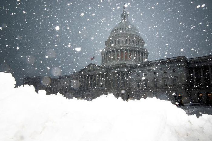 Thủ đô Washington bị 'nhấn chìm' trong bão tuyết Thủ đô Washington bị 'nhấn chìm' trong bão tuyết