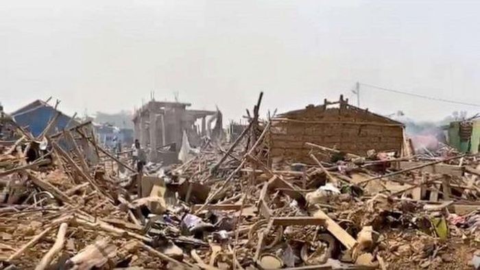 Nổ lớn rầm trời, quét sạch toàn bộ thị trấn ở Ghana