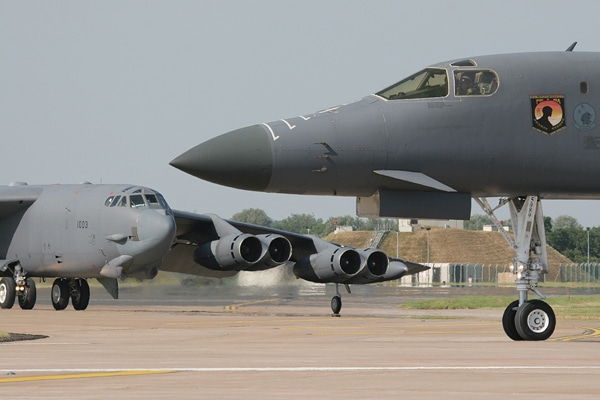 Không quân Đức trình diễn màn “voi đi bộ” với 18 chiến đấu cơ Eurofighter