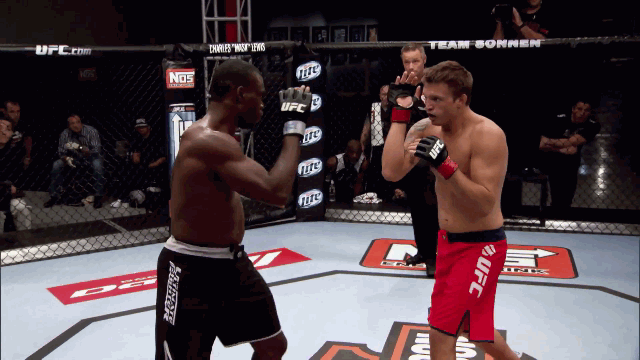 video nhung cu knock out dang so o cac giai dau