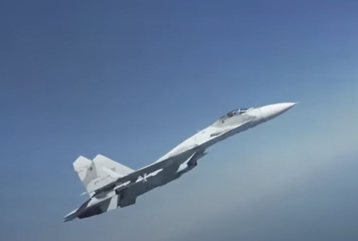 Phi công F-35 Mỹ ngỡ ngàng vì bị Su-30SM Nga tiếp cận và đánh chặn