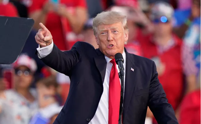 ong trump khoi dong chien dich tra dua nham vao thanh vien phe cong hoa