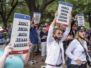 hon 50 nghi si dang dan chu dong loat roi khoi bang texas