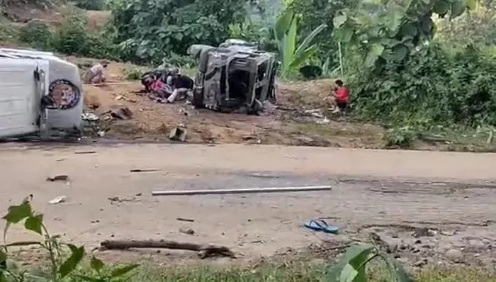 canh sat 2 bang an do dau sung du doi khien nhieu nguoi thuong vong