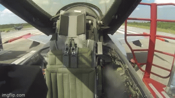 f 16 my co the xoay xo trong hoan canh hiem ngheo