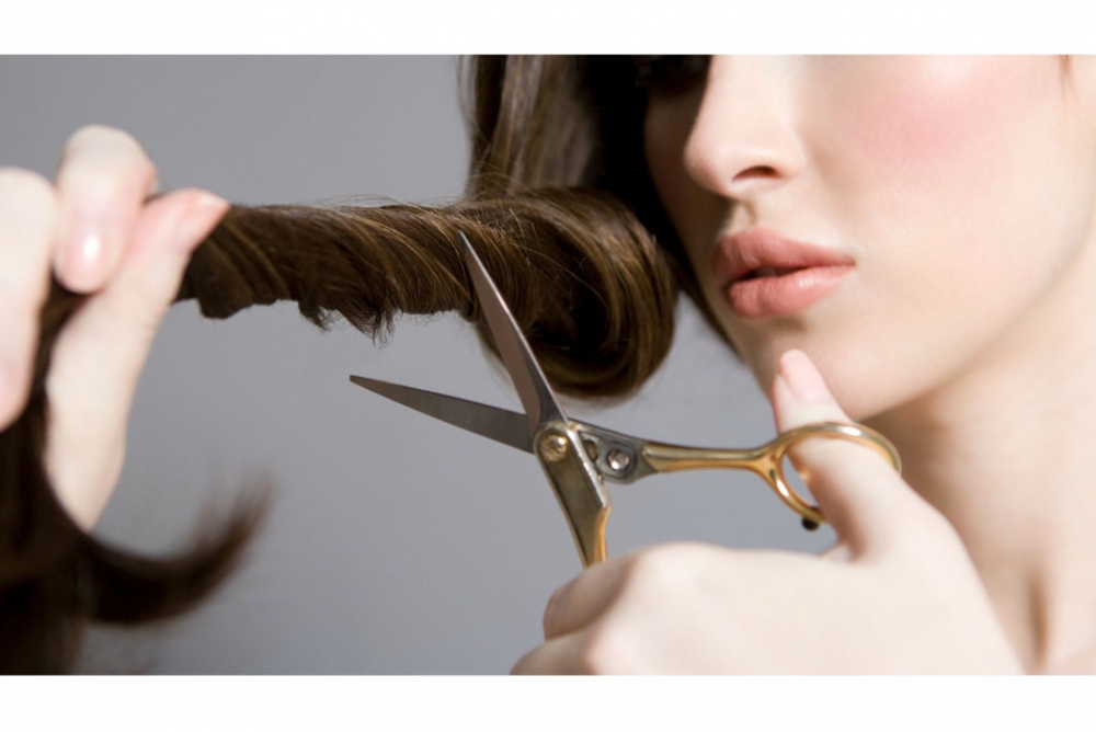 1539 cut hair