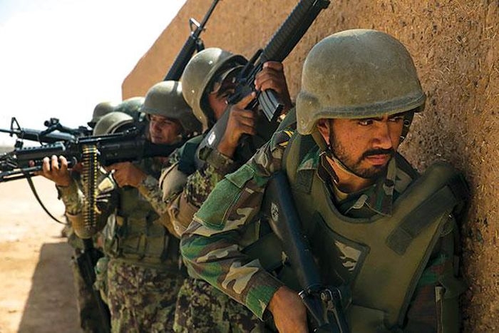 Ông Trump nói thẳng nguyên do quân đội Afghanistan thua thảm trước Taliban